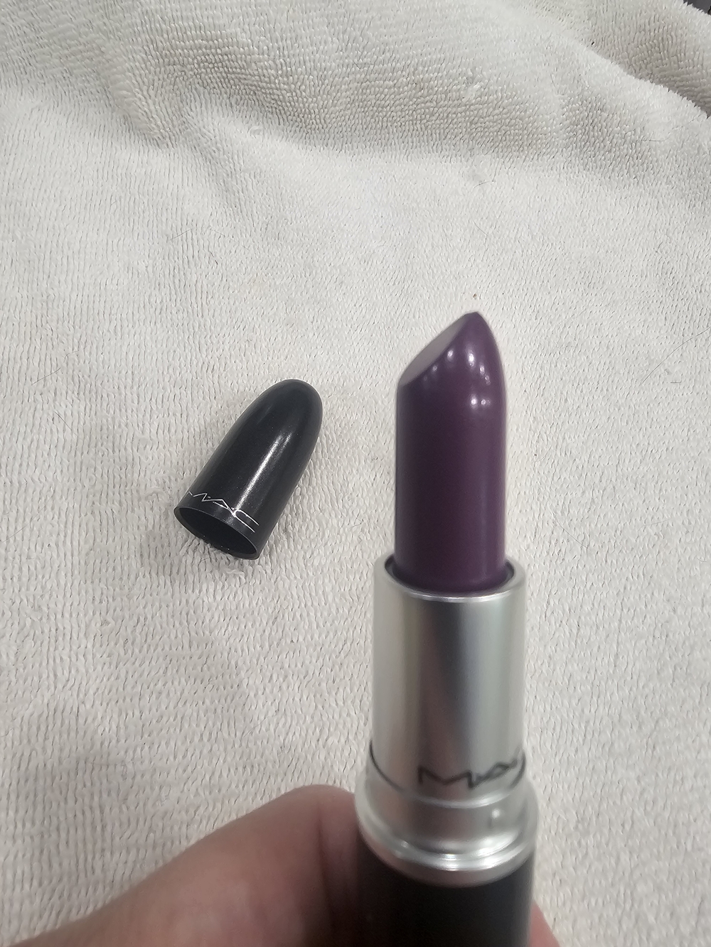 MAC Cosmetics Matte Lipstick In Heroine - Picture 4 of 5
